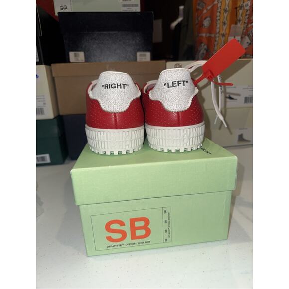 Athletic_Shoes